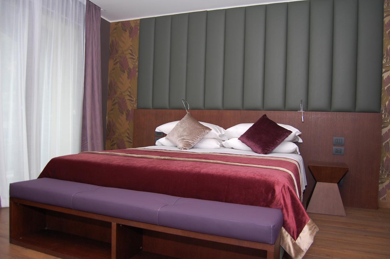 National Park Hotel & Spa Cotronei Esterno foto