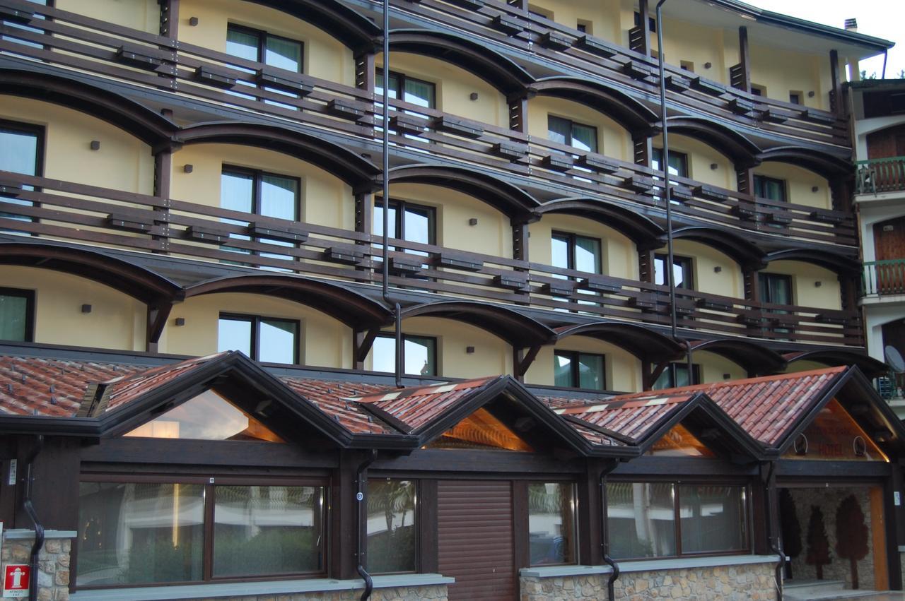 National Park Hotel & Spa Cotronei Esterno foto